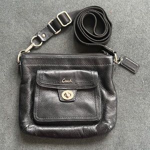 Coach Black Pebbled Leather Adjustable Strap Crossbody Messenger Swing Bag Purse